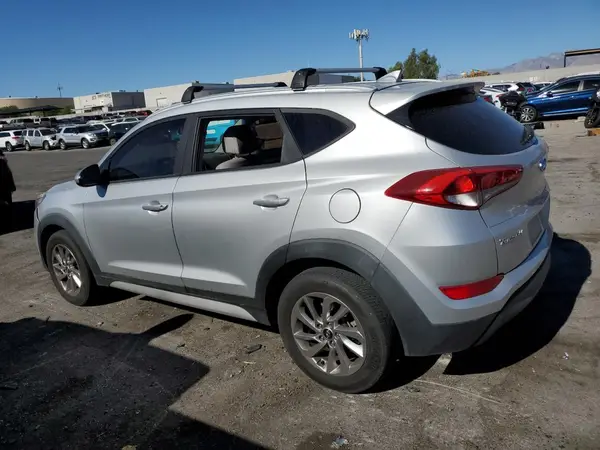 KM8J33A43JU698494 2018 HYUNDAI TUCSON - Image 2