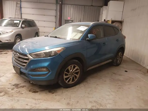 KM8J33A43JU699354 2018 HYUNDAI TUCSON - Image 2