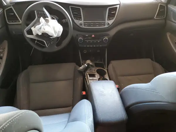 KM8J33A43JU699399 2018 HYUNDAI TUCSON - Image 8