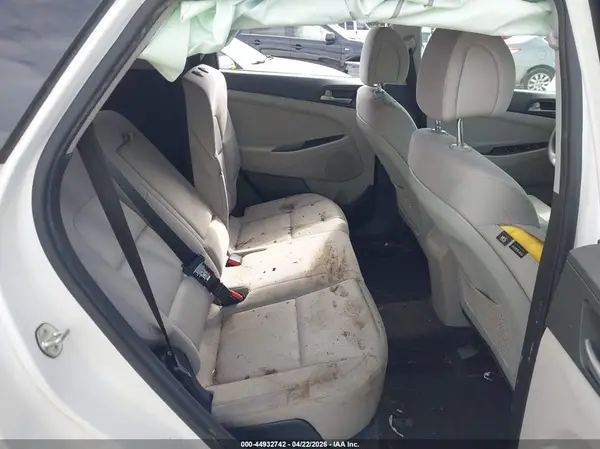 KM8J33A43JU702978 2018 HYUNDAI TUCSON - Image 8