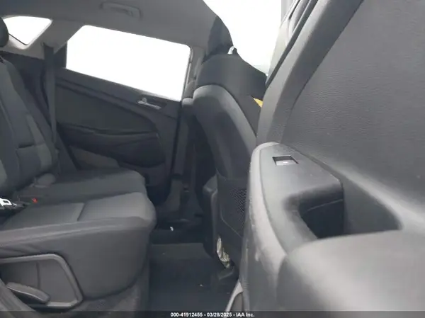 KM8J33A43JU706920 2018 HYUNDAI TUCSON - Image 8