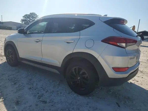 KM8J33A43JU710627 2018 HYUNDAI TUCSON - Image 2