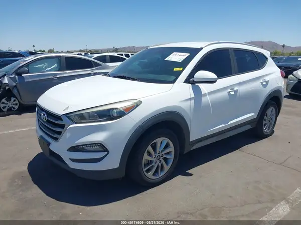 KM8J33A43JU712443 2018 HYUNDAI TUCSON - Image 2