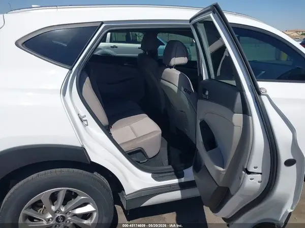 KM8J33A43JU712443 2018 HYUNDAI TUCSON - Image 8