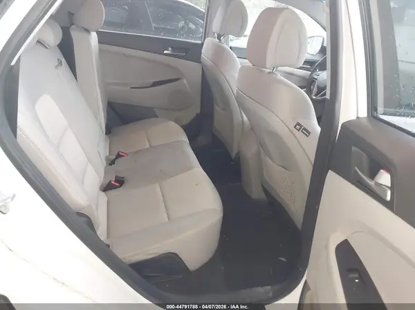 KM8J33A43JU713527 2018 HYUNDAI TUCSON - Image 8