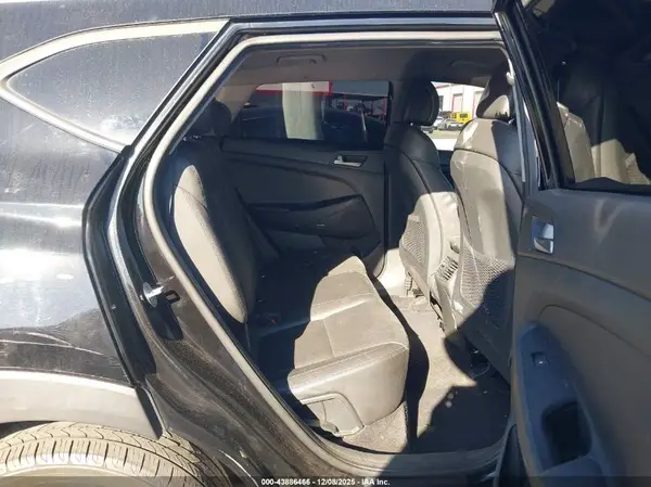 KM8J33A43JU718226 2018 HYUNDAI TUCSON - Image 8