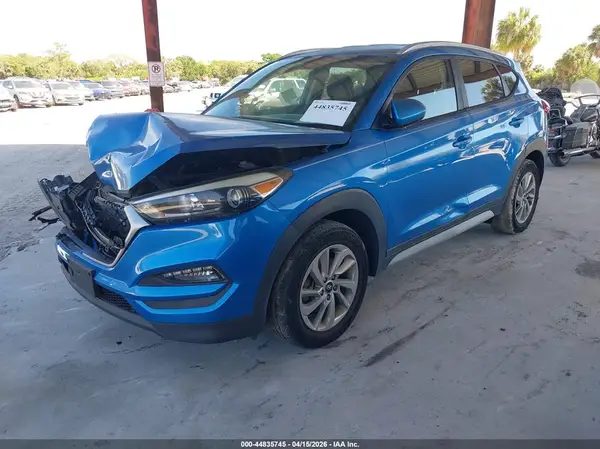 KM8J33A43JU725225 2018 HYUNDAI TUCSON - Image 2