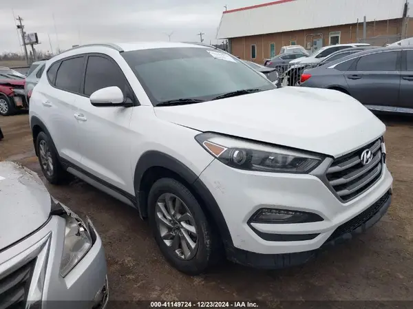 KM8J33A43JU742400 2018 HYUNDAI TUCSON - Image 1