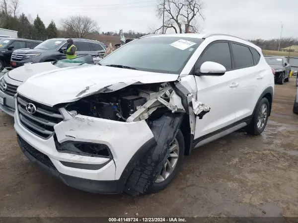 KM8J33A43JU742400 2018 HYUNDAI TUCSON - Image 2