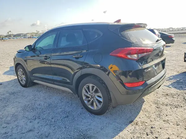 KM8J33A43JU745054 2018 HYUNDAI TUCSON - Image 2