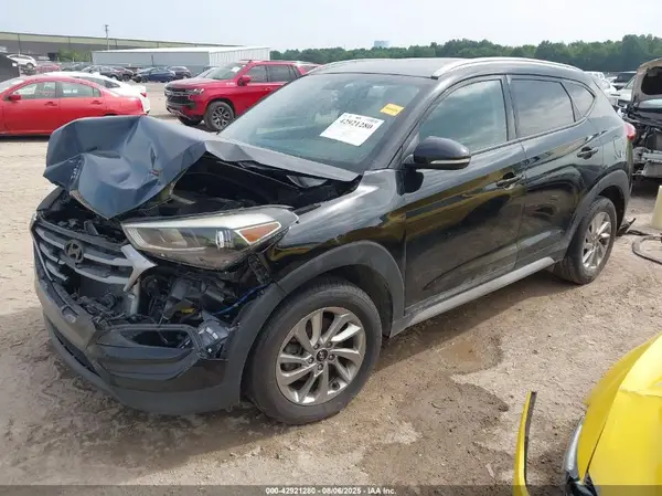 KM8J33A43JU759603 2018 HYUNDAI TUCSON - Image 2