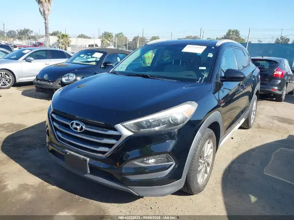 KM8J33A43JU790981 2018 HYUNDAI TUCSON - Image 2