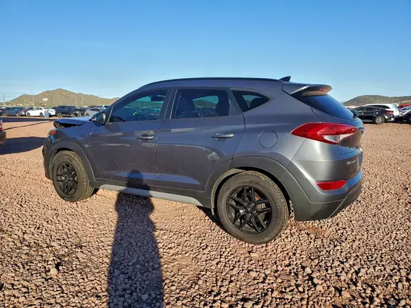 KM8J33A43JU803163 2018 HYUNDAI TUCSON - Image 2