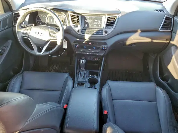 KM8J33A43JU803163 2018 HYUNDAI TUCSON - Image 8