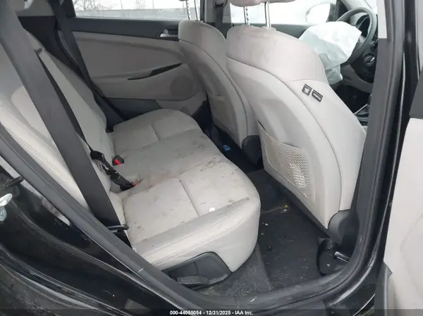 KM8J33A43JU804037 2018 HYUNDAI TUCSON - Image 8