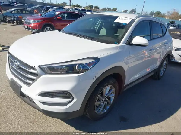 KM8J33A43JU814437 2018 HYUNDAI TUCSON - Image 2