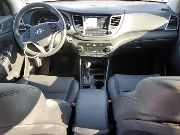 KM8J33A43JU824871 2018 HYUNDAI TUCSON - Image 8