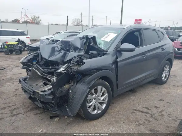 KM8J33A43KU011032 2019 HYUNDAI TUCSON - Image 2