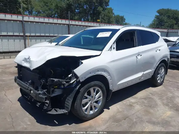 KM8J33A43KU913809 2019 HYUNDAI TUCSON - Image 2