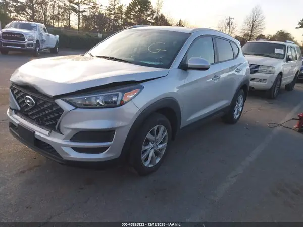 KM8J33A43KU916919 2019 HYUNDAI TUCSON - Image 2