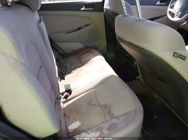 KM8J33A43KU923000 2019 HYUNDAI TUCSON - Image 8