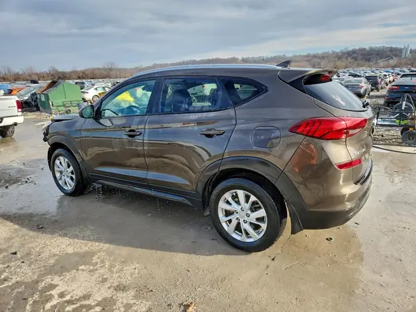 KM8J33A43KU963934 2019 HYUNDAI TUCSON - Image 2
