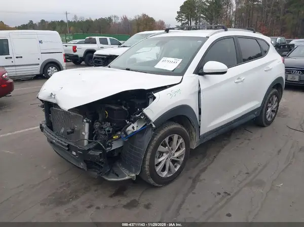 KM8J33A43LU097797 2020 HYUNDAI TUCSON - Image 2