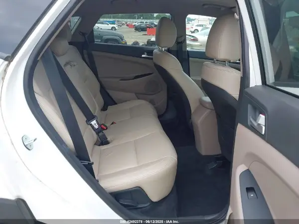 KM8J33A43LU112783 2020 HYUNDAI TUCSON - Image 8