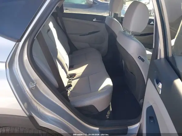 KM8J33A43LU270394 2020 HYUNDAI TUCSON - Image 8