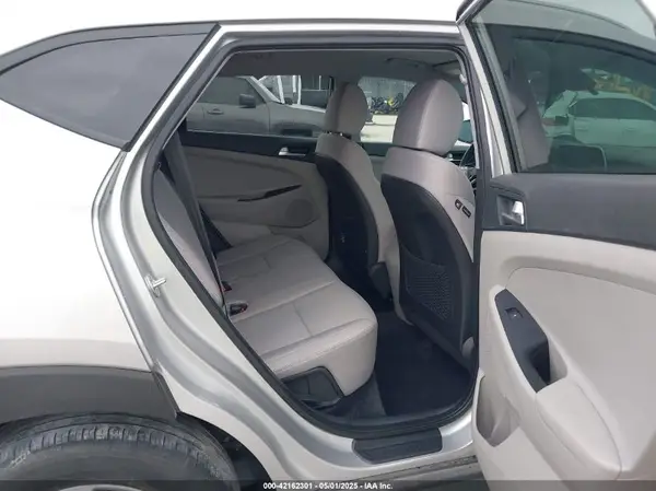 KM8J33A43MU375471 2021 HYUNDAI TUCSON - Image 8