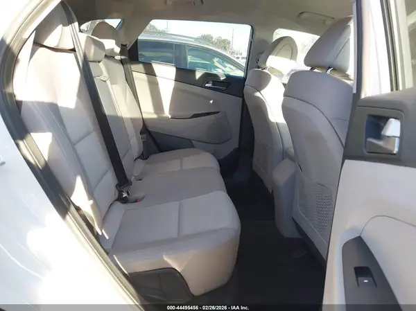 KM8J33A44GU040241 2016 HYUNDAI TUCSON - Image 8