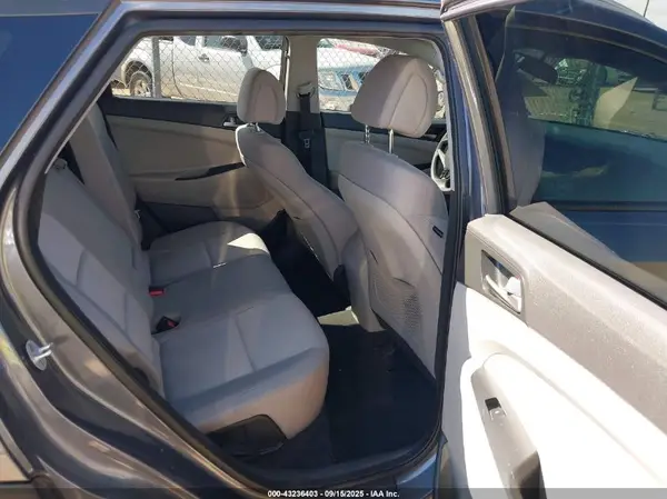KM8J33A44GU099306 2016 HYUNDAI TUCSON - Image 8
