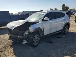 KM8J33A44GU175803 2016 HYUNDAI TUCSON