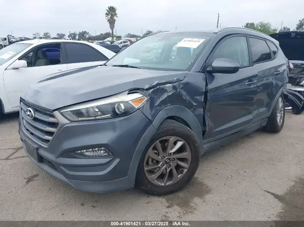 KM8J33A44GU176739 2016 HYUNDAI TUCSON - Image 2