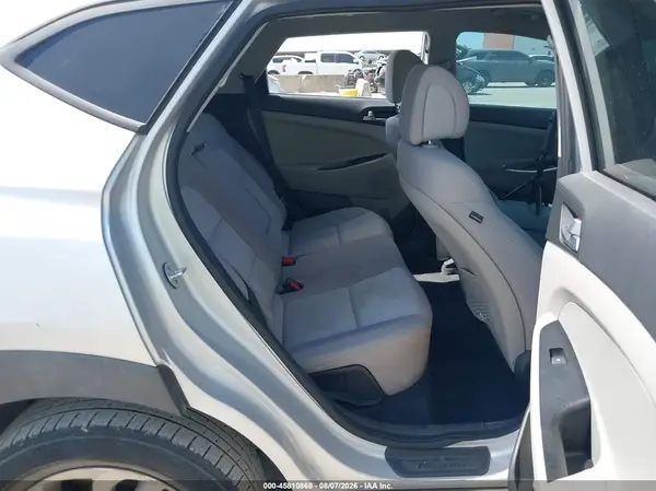 KM8J33A44GU184033 2016 HYUNDAI TUCSON - Image 8