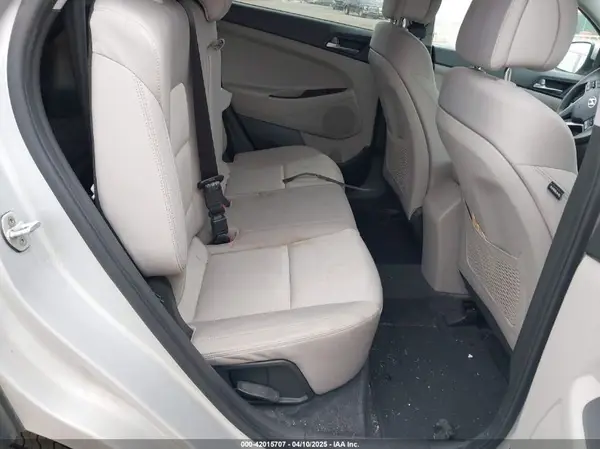 KM8J33A44GU187515 2016 HYUNDAI TUCSON - Image 8
