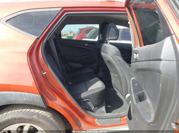 KM8J33A44GU204586 2016 HYUNDAI TUCSON - Image 8