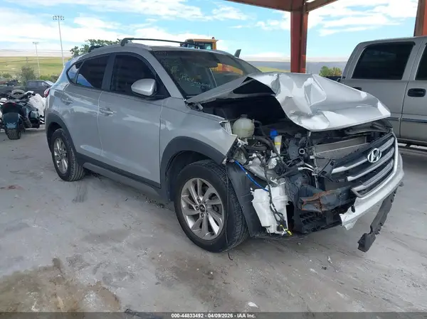 KM8J33A44HU263526 2017 HYUNDAI TUCSON - Image 1