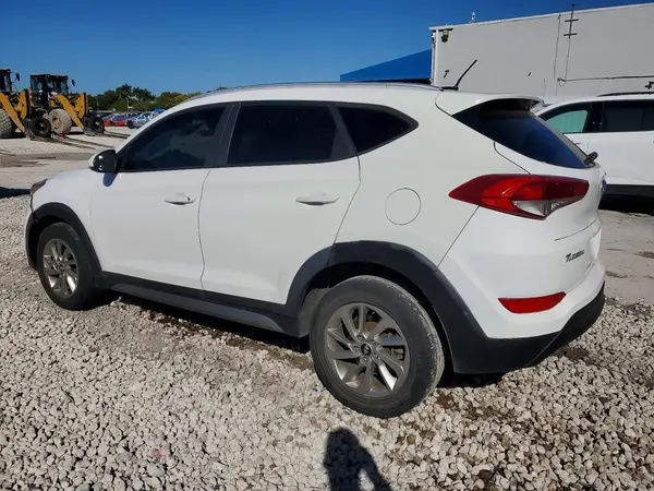 KM8J33A44HU265809 2017 HYUNDAI TUCSON - Image 2