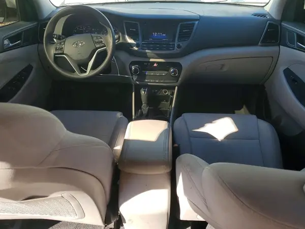 KM8J33A44HU265809 2017 HYUNDAI TUCSON - Image 8