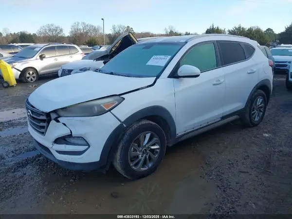 KM8J33A44HU267737 2017 HYUNDAI TUCSON - Image 2
