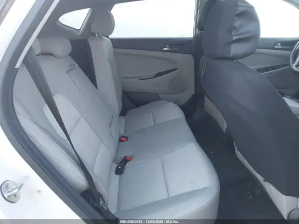 KM8J33A44HU267737 2017 HYUNDAI TUCSON - Image 8
