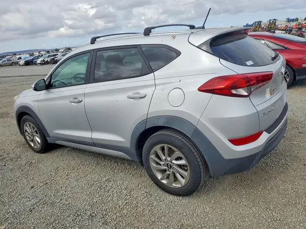 KM8J33A44HU273246 2017 HYUNDAI TUCSON - Image 2