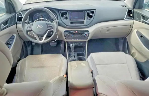 KM8J33A44HU273246 2017 HYUNDAI TUCSON - Image 8