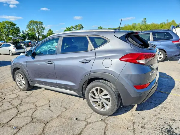 KM8J33A44HU275904 2017 HYUNDAI TUCSON - Image 2