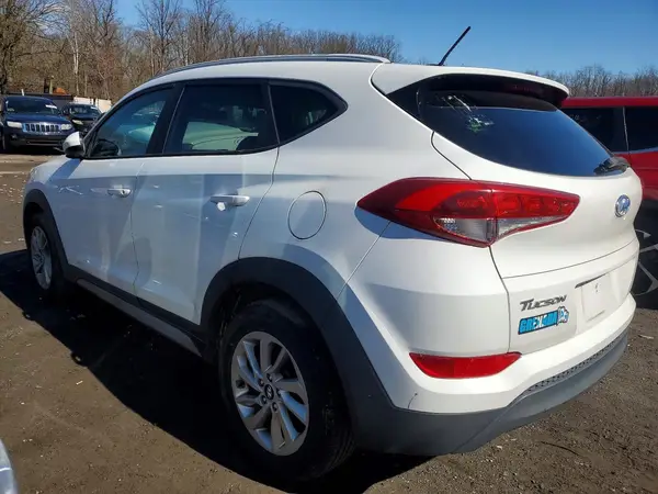 KM8J33A44HU280018 2017 HYUNDAI TUCSON - Image 2
