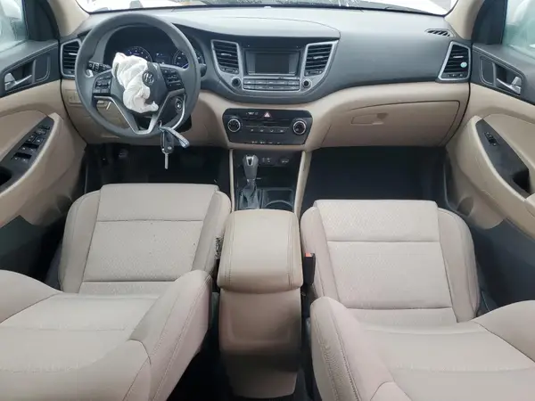 KM8J33A44HU285607 2017 HYUNDAI TUCSON - Image 8