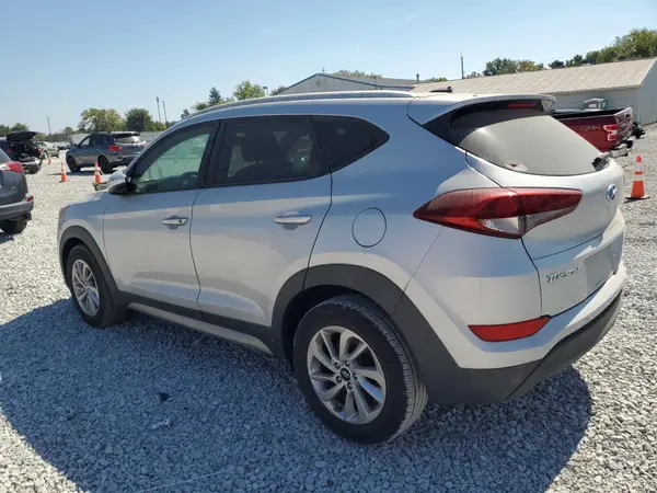 KM8J33A44HU300607 2017 HYUNDAI TUCSON - Image 2