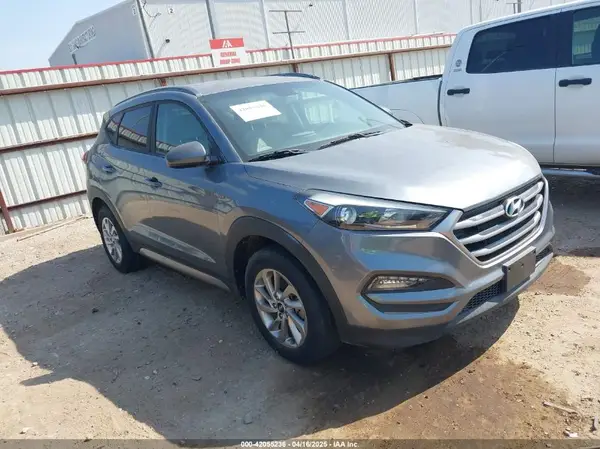 KM8J33A44HU332215 2017 HYUNDAI TUCSON - Image 1
