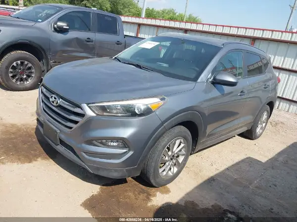 KM8J33A44HU332215 2017 HYUNDAI TUCSON - Image 2
